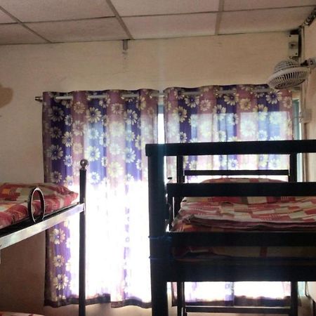 Care Dormitory Mumbai Kültér fotó